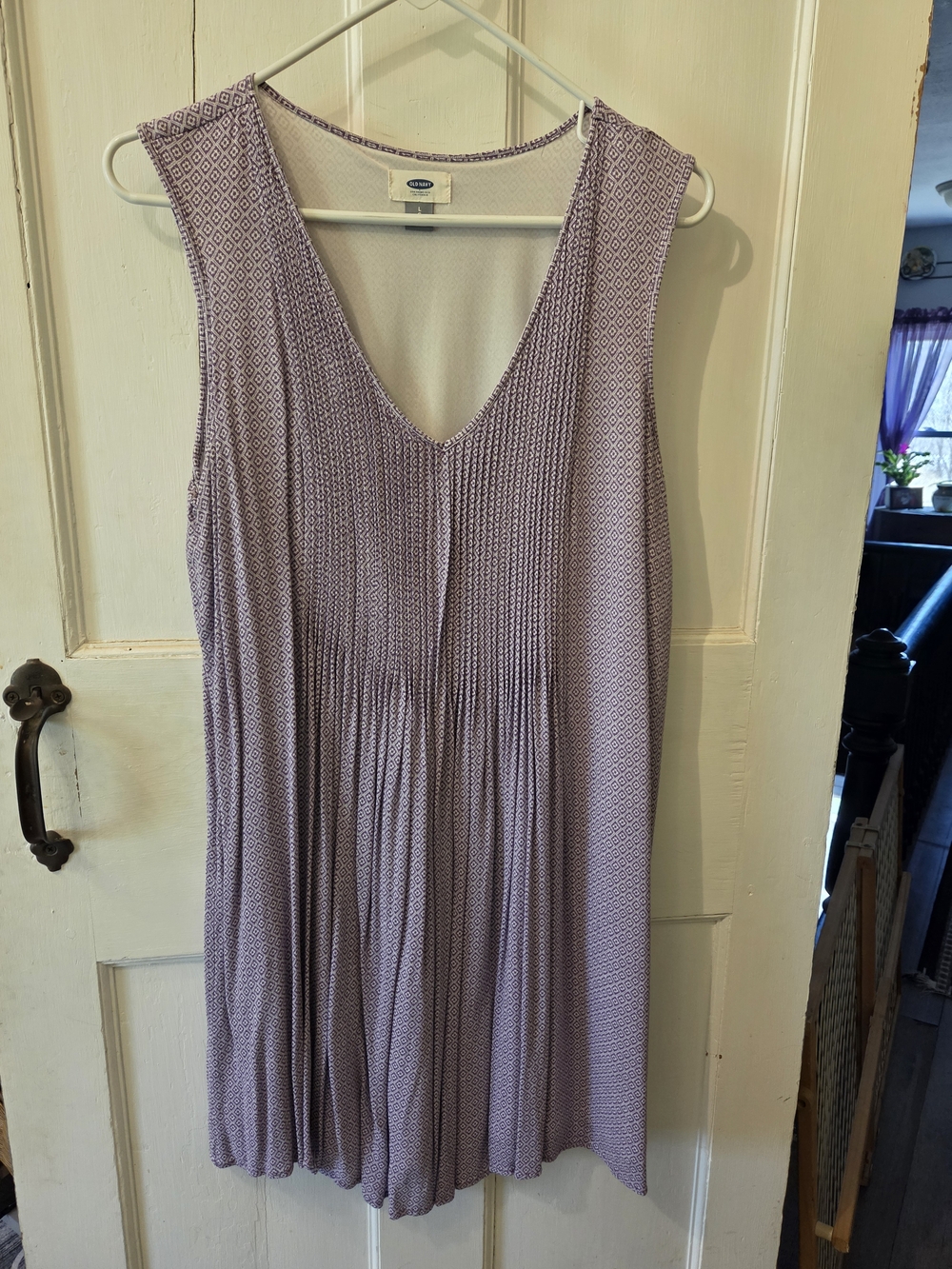 Old Navy Lavender Geometric V-Neck Midi Dress